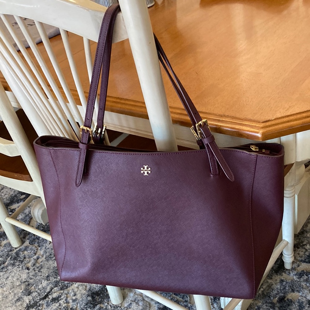 Tory Burch shoulder bag in deep purple with gold hardware